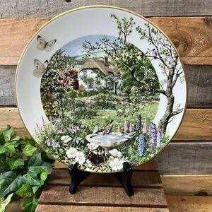 Vintage Royal Worcester Frankin Cottage Garden Porcelain Plate with Gold Rim